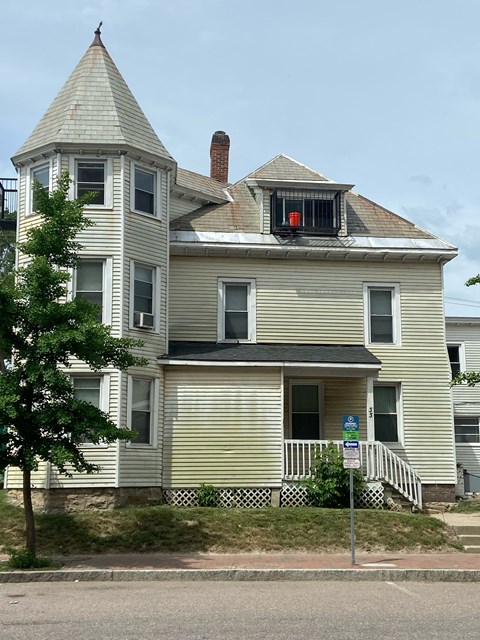 Exterior 33 East Allen